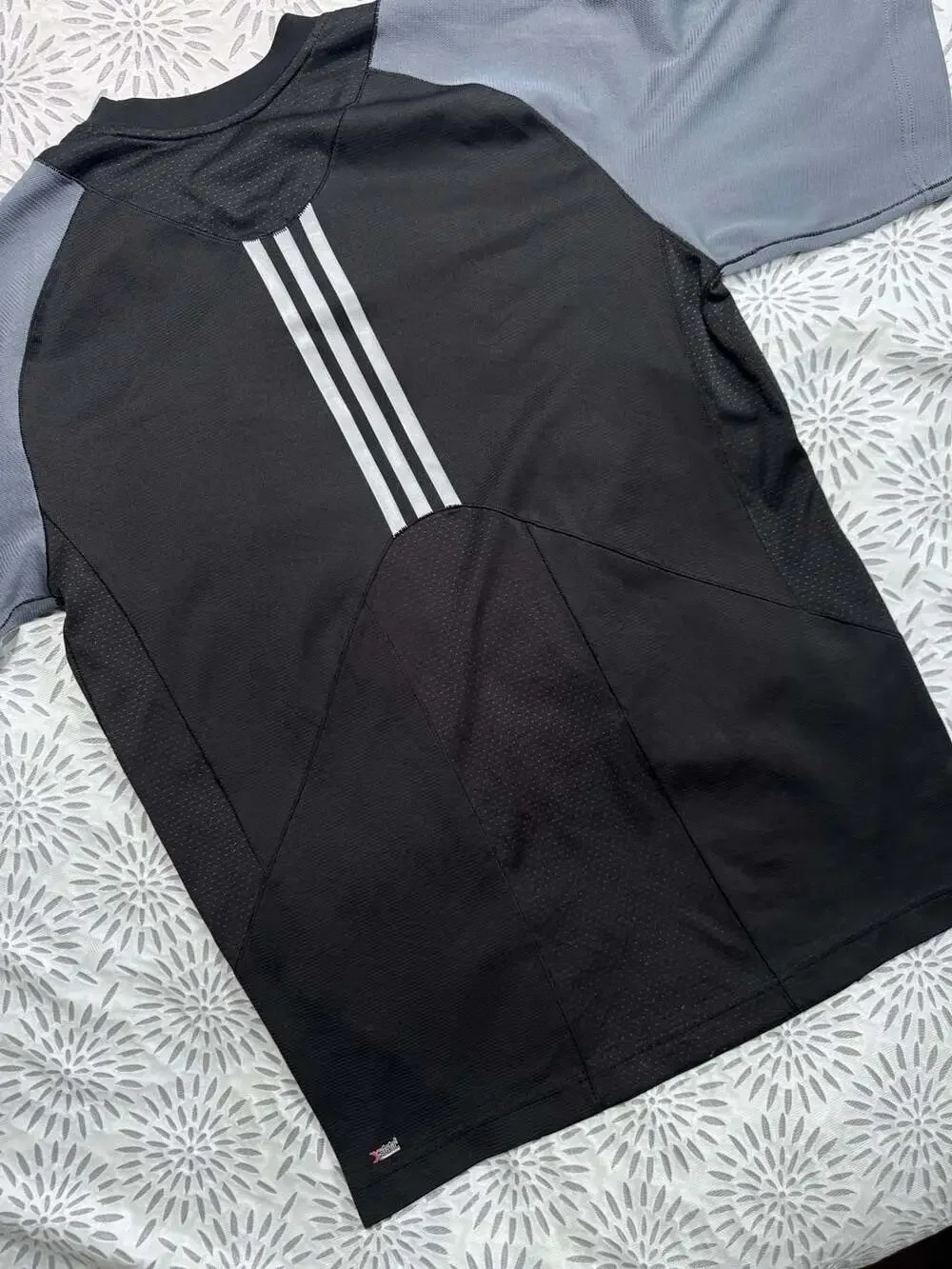 Adidas Climacool Black and Gray Short Sleeve Athletic Shirt Men’s S